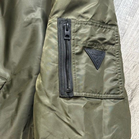 GUESS Men’s Bomber Jacket w/ detachable hood, quilted inside, inside pocket,EUC - Picture 8 of 16